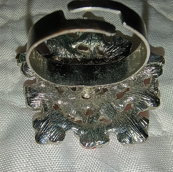 2 Vtg Silver-Tone Rings: *Orange Resin Dahlia & *Red Enamel Poppy Bouquet - Picture 8 of 10